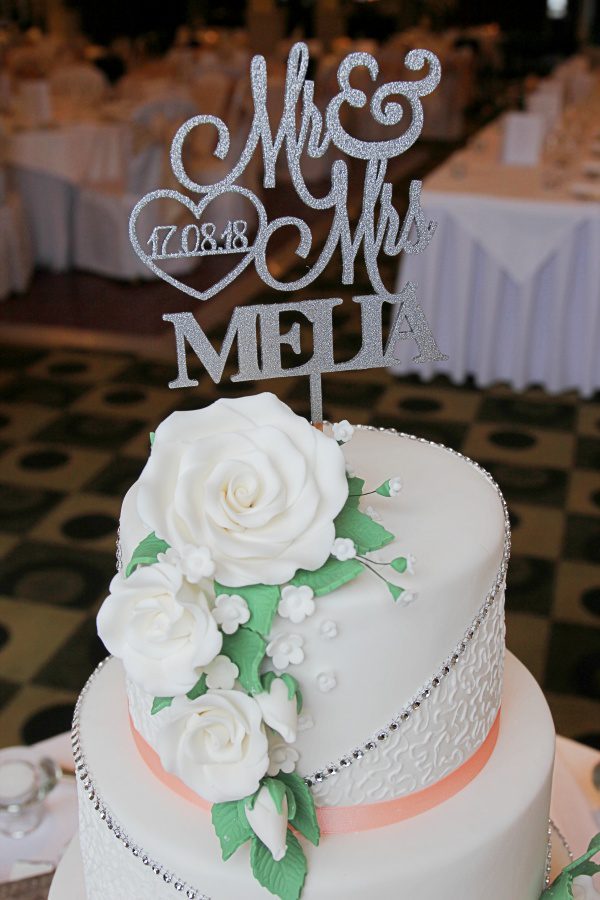 Spray Flowers and Diamonds Wedding Cake No.W057 - Image 2