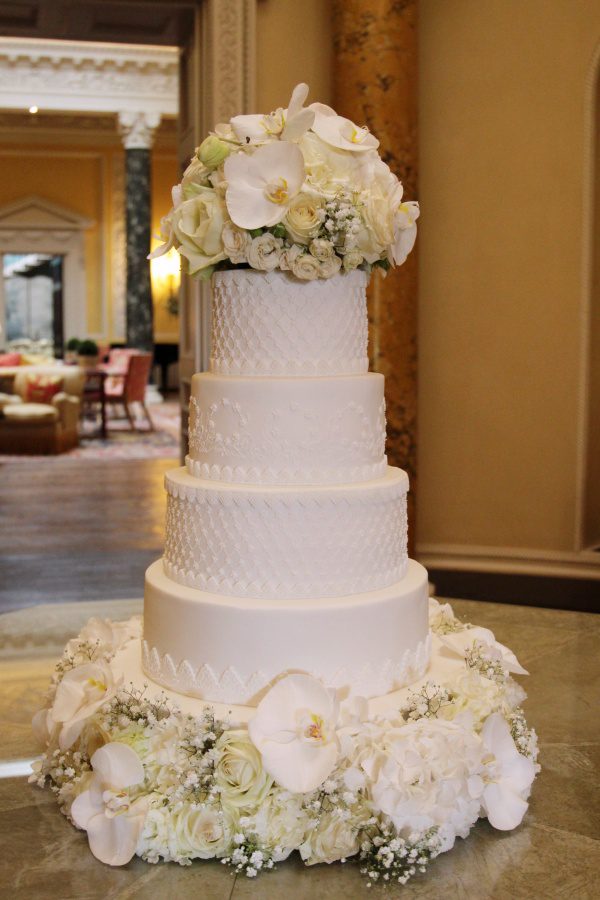 White Lace and Flowers Wedding Cake No.W071 - Image 4