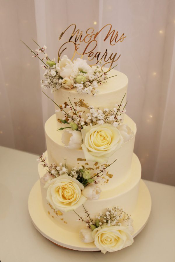 Buttercream Cake with Ivory Roses and Gold Leaf No.W304 - Image 3
