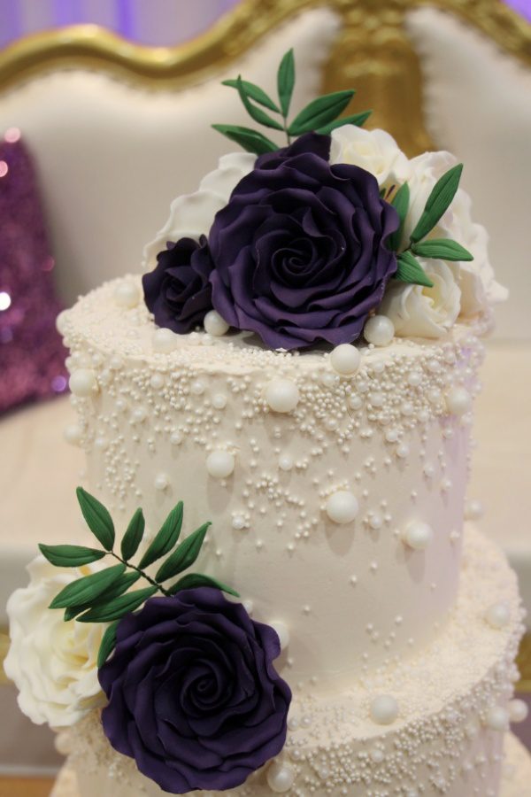 Buttercream Cake with Pearls and Sugar Flowers No.W246 - Image 3