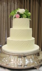 Buttercream Wedding Cake with Fresh Flowers No.W141ap