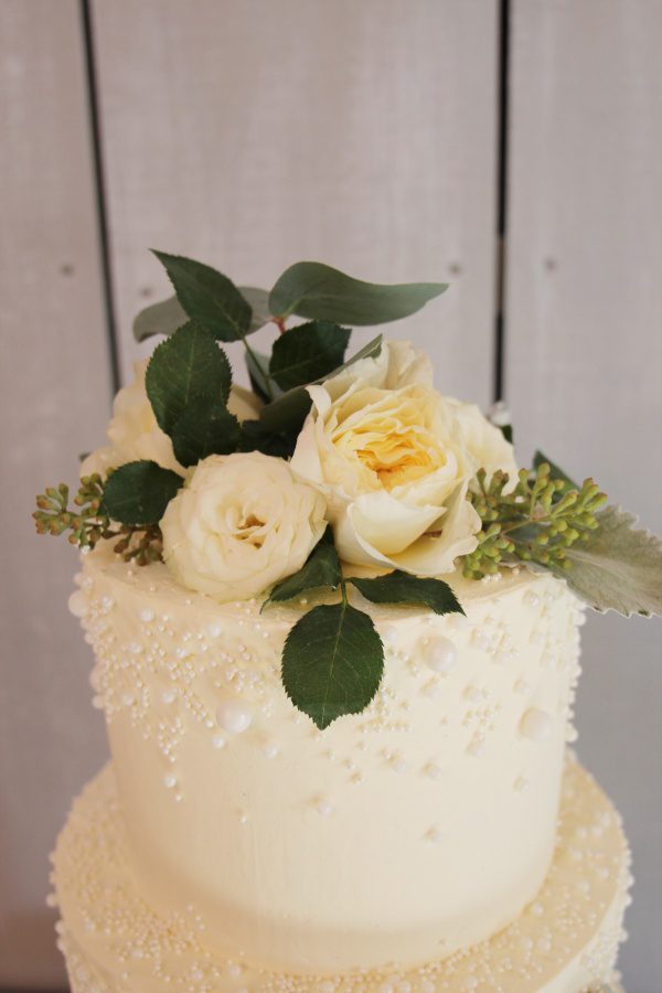 Buttercream Wedding Cake with Pearls and Fresh Flowers No.W100 - Image 3