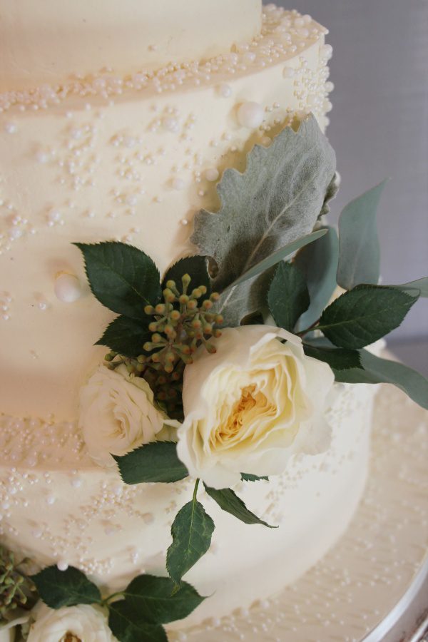 Buttercream Wedding Cake with Pearls and Fresh Flowers No.W100 - Image 2