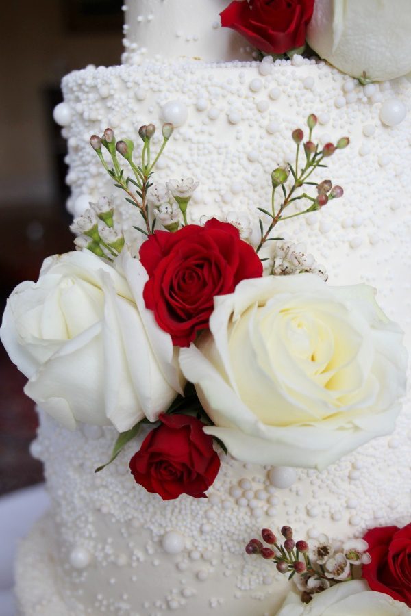 Buttercream Wedding Cake with Pearls and Red Roses No.W295 - Image 4