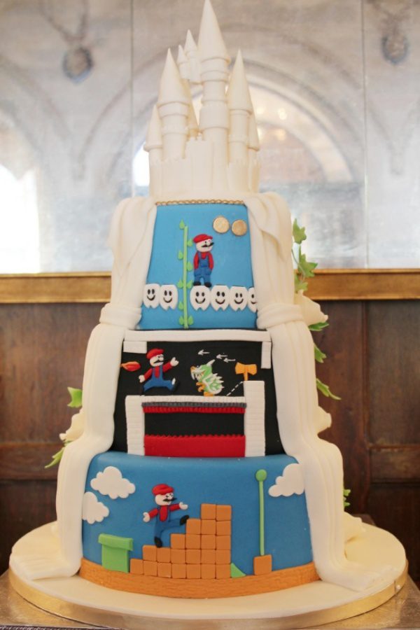 Disney Castle and Super Mario Wedding Cake No.W081 - Image 2