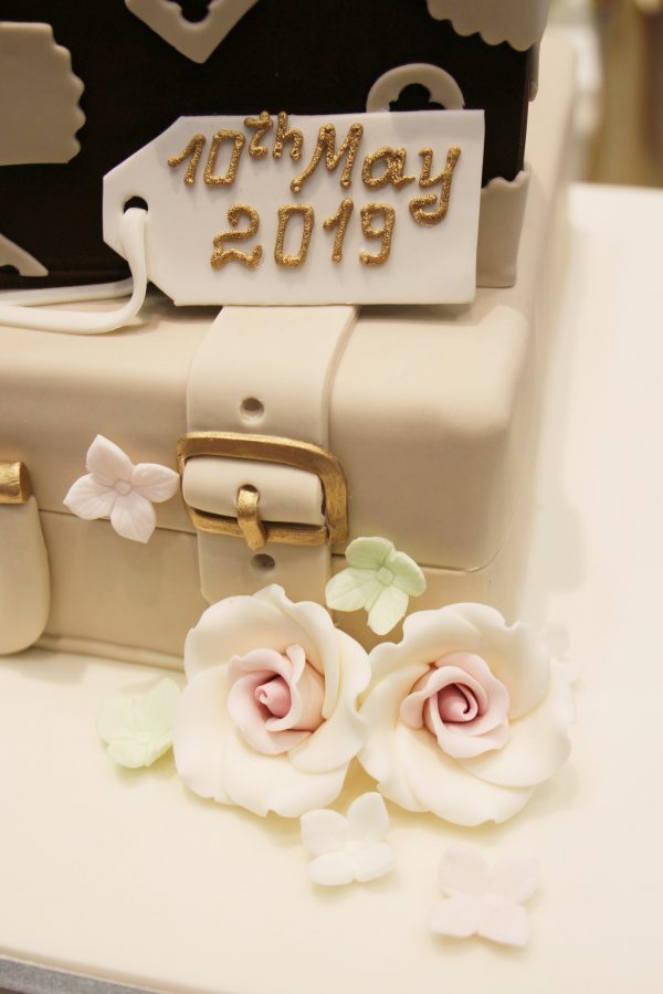 LV Vintage Suitcase Wedding Cake No.W147 - Image 3