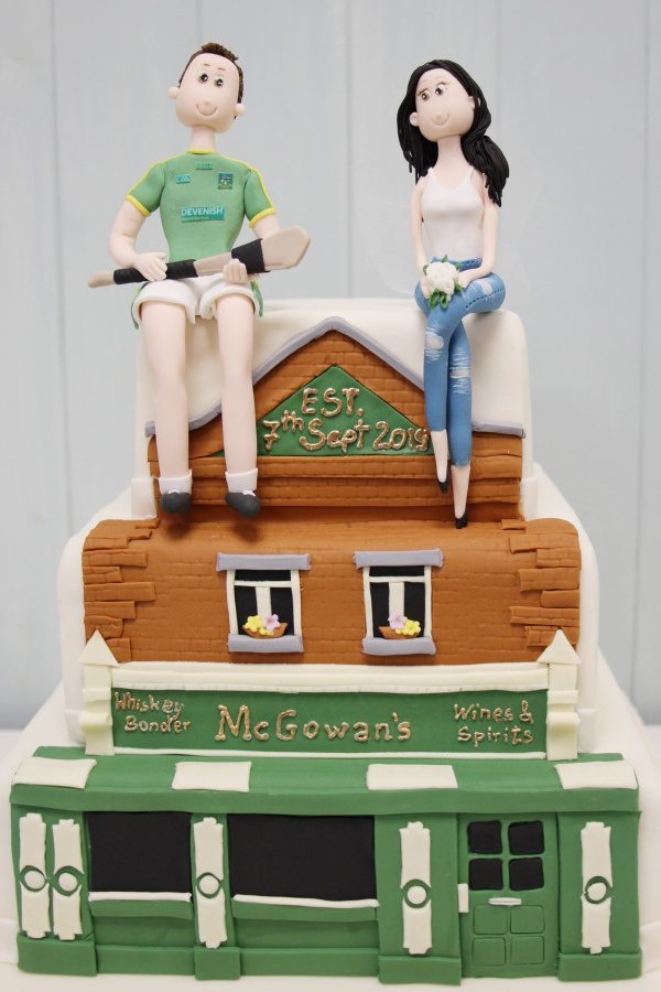 Irish Pub Wedding Cake No.W104 - Image 2