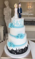 New York Silhouette Wedding Cake with Tiffany Blue Roses No.W180ap