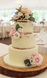 Semi Naked Wedding Cake with Fresh Flowers No.W067ap