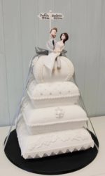 White Pillow Wedding Cake No.W087(A)ap