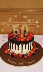 Buttercream Drip Cake with Fresh Berries No.D023p