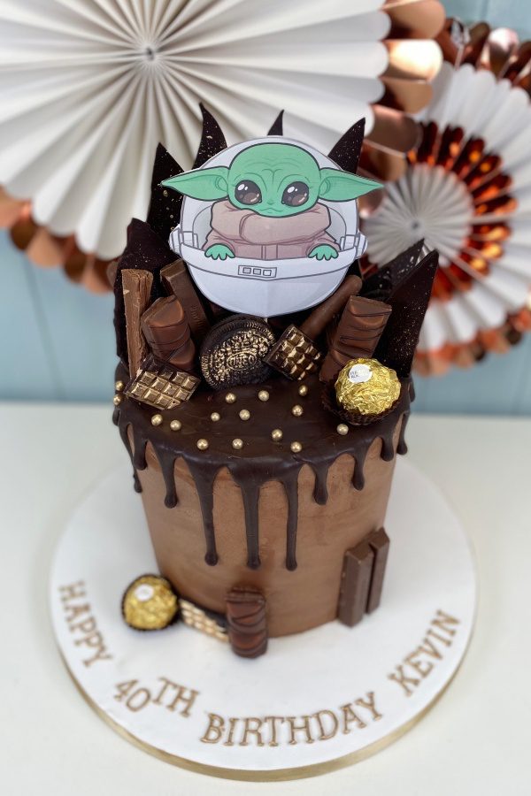 Chocolate Cake with Grogu Topper No.D020 - Image 4