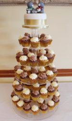 Chocolate and Vanilla Cupcake Tower No.W188ap