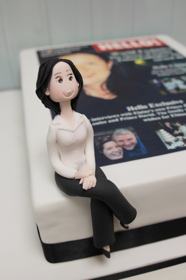Hello! Magazine Birthday Cake with Cake Topper No.N050 - Image 2