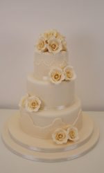 Ivory Lace and Pearls Wedding Cake No.W252p