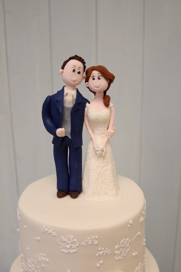 Lace Flowers and Initials Wedding Cake No.W106 - Image 2