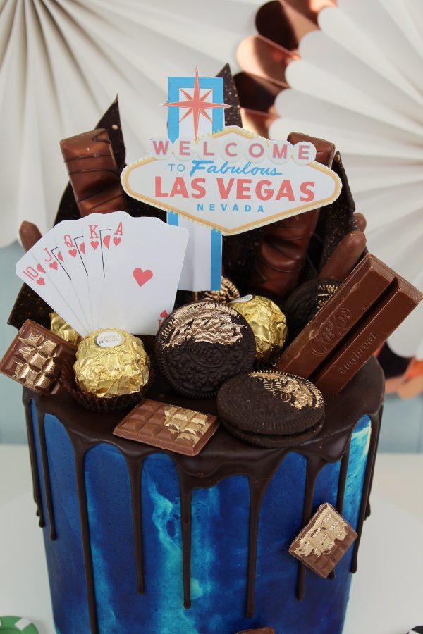 Las Vegas Buttercream Drip Cake No.D026 - Image 4