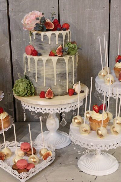Wedding Cake Tables and Wedding Cupcake Displays