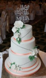 Spray Flowers and Diamonds Wedding Cake No.W057(B)p