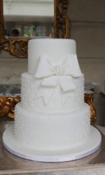 Wedding Cake with White Bow and Dots No.W347p