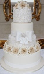 White Sugar Lace with Two Tone Vintage Roses Wedding Cake No.W187ap