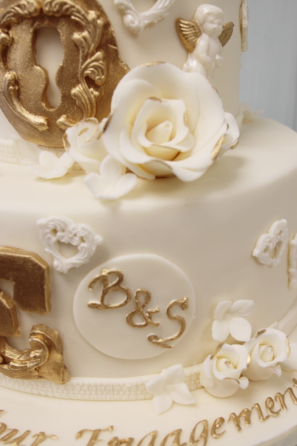 Gold LOVE Engagement Cake No.OCC017 - Image 2