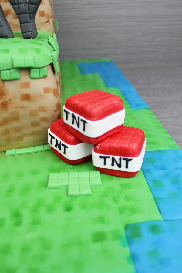 Minecraft Birthday Cake No.K057 - Image 3