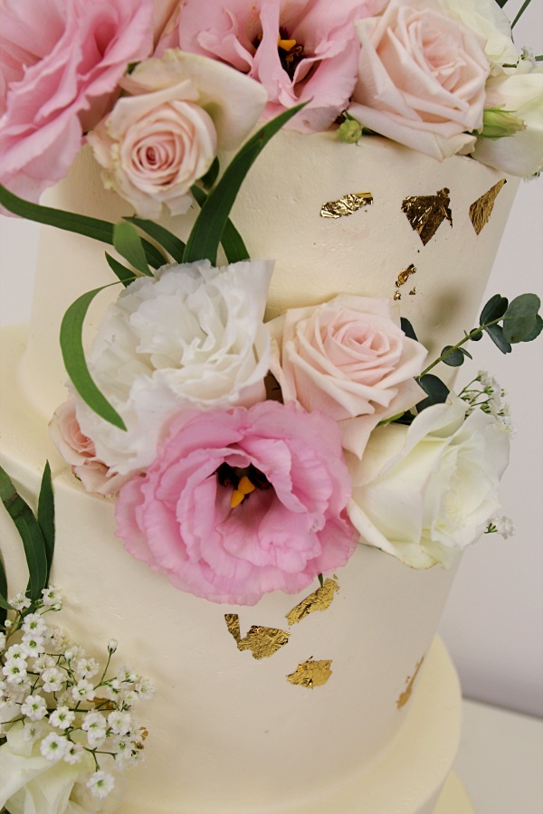 Buttercream Cake with Pastel Flowers and Gold Leaf No.W373 - Image 2
