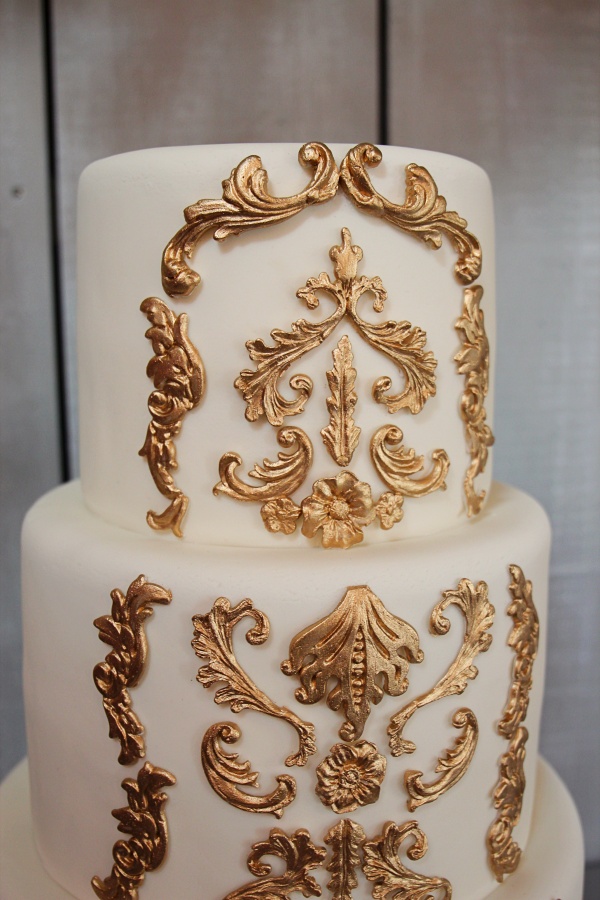 Gold and Ivory Majestic Wedding Cake No.W384 - Image 2