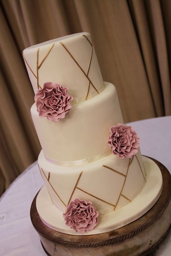 Wedding Cake with Dusky Pink Flowers and Gold Lines No.W385 - Image 3
