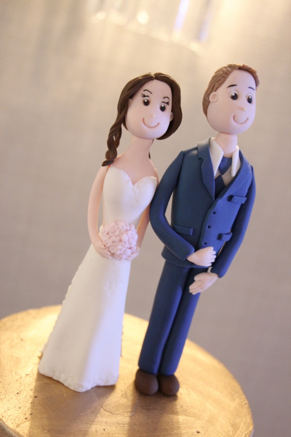 Buttercream Navy Ombre Cake with Gold Leaf No.W391 - Image 2