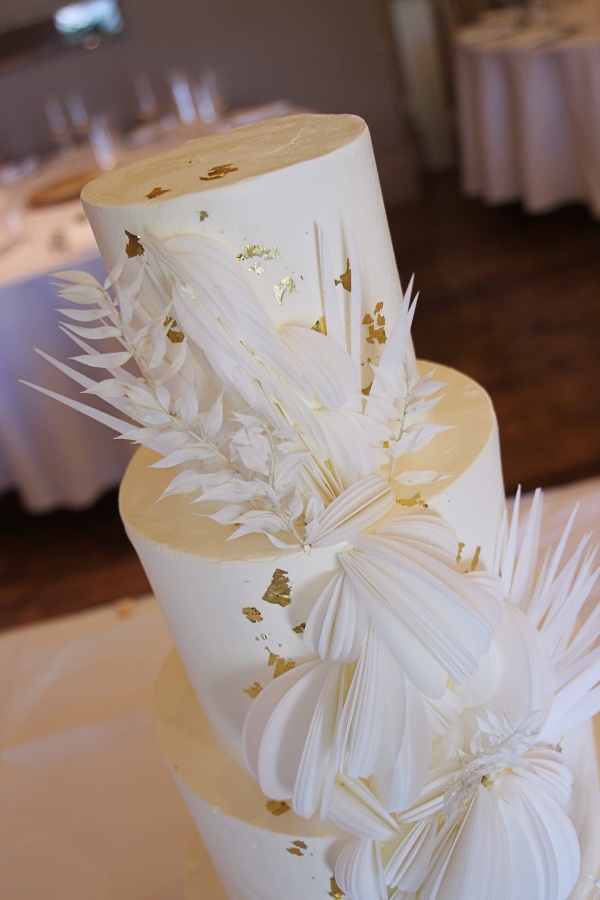 Buttercream Cake with Rice Paper and Gold Leaf No.W399 - Image 2