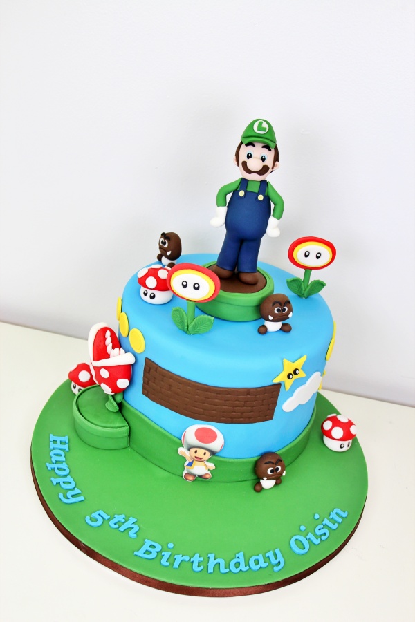 Luigi from Mario Game Birthday Cake No.K083 - Image 2