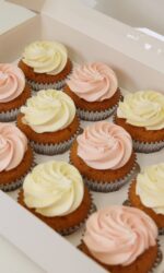 Vanilla and Pink Cupcakes No.CU032