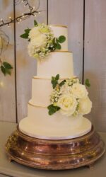 Wedding Cake with Golden Edge and Fresh Flowers No.W453
