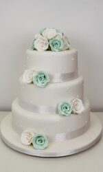 Wedding Cake with White and Pastel Green Roses No.W454
