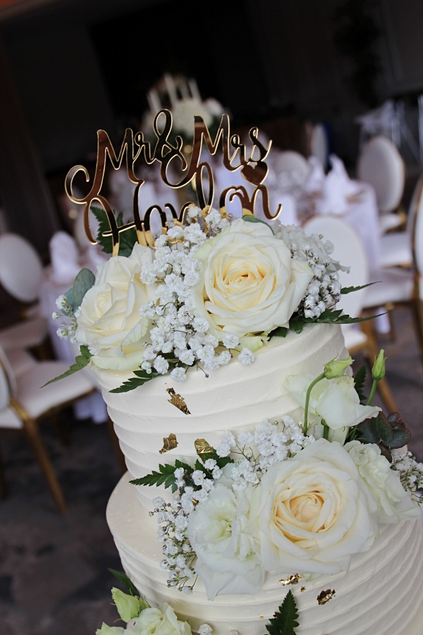 Wedding Cake with Flowers and Gold Leaf No.W470 - Image 2