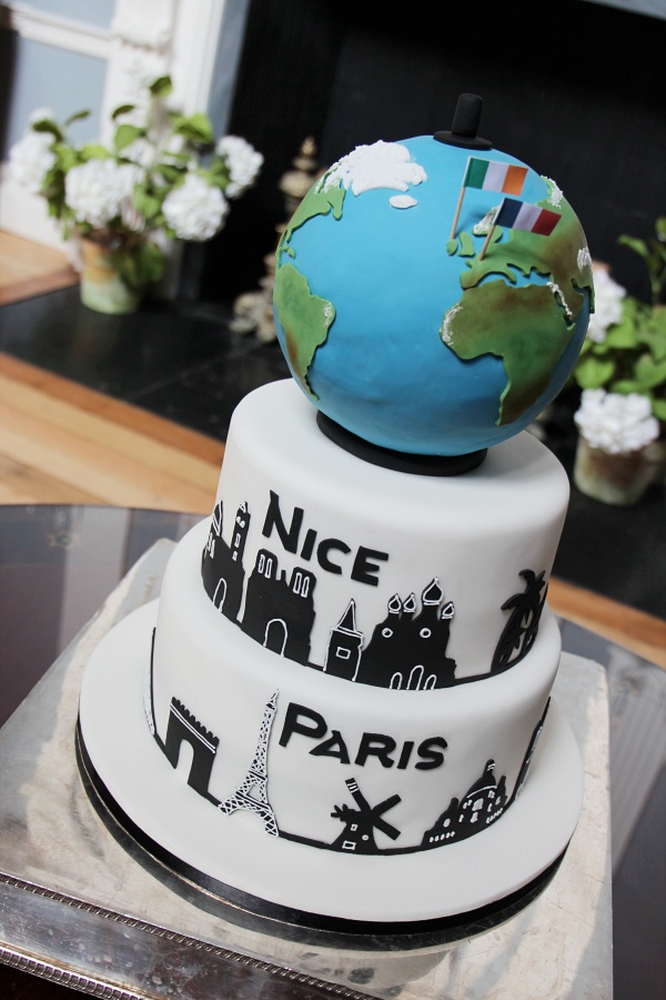 City Silhouette Wedding Cake with Globe No.W489 - Image 2