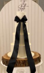 Buttercream Wedding Cake with Black Bow No.W490